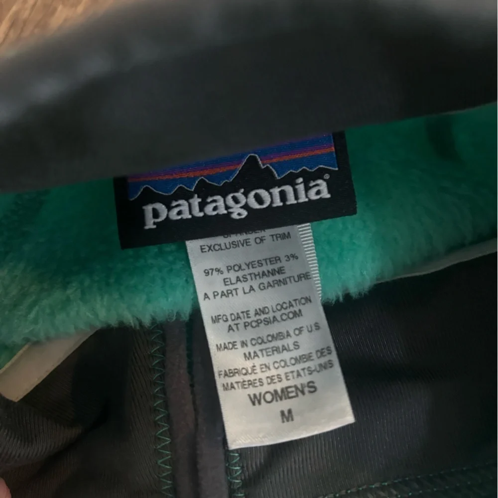 Patagonia Turquoise and Gray Fleece Jacket